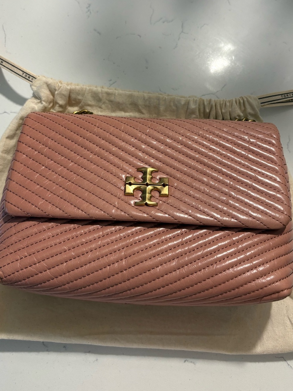 EUC Tory Burch LG Kira in distressed leather - Picture 4 of 15